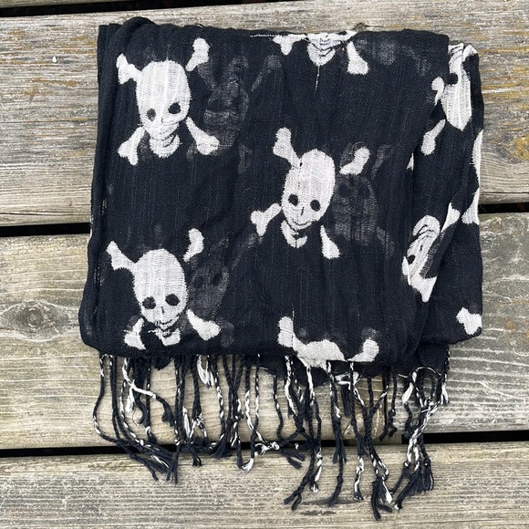 Black Scarf with White Skull Pattern - Picture 3 of 3